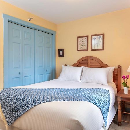 Old Stagecoach Inn Уотърбъри Екстериор снимка