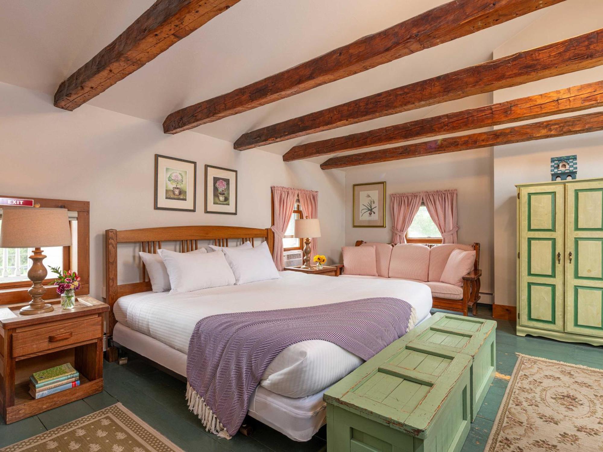 Old Stagecoach Inn Уотърбъри Екстериор снимка
